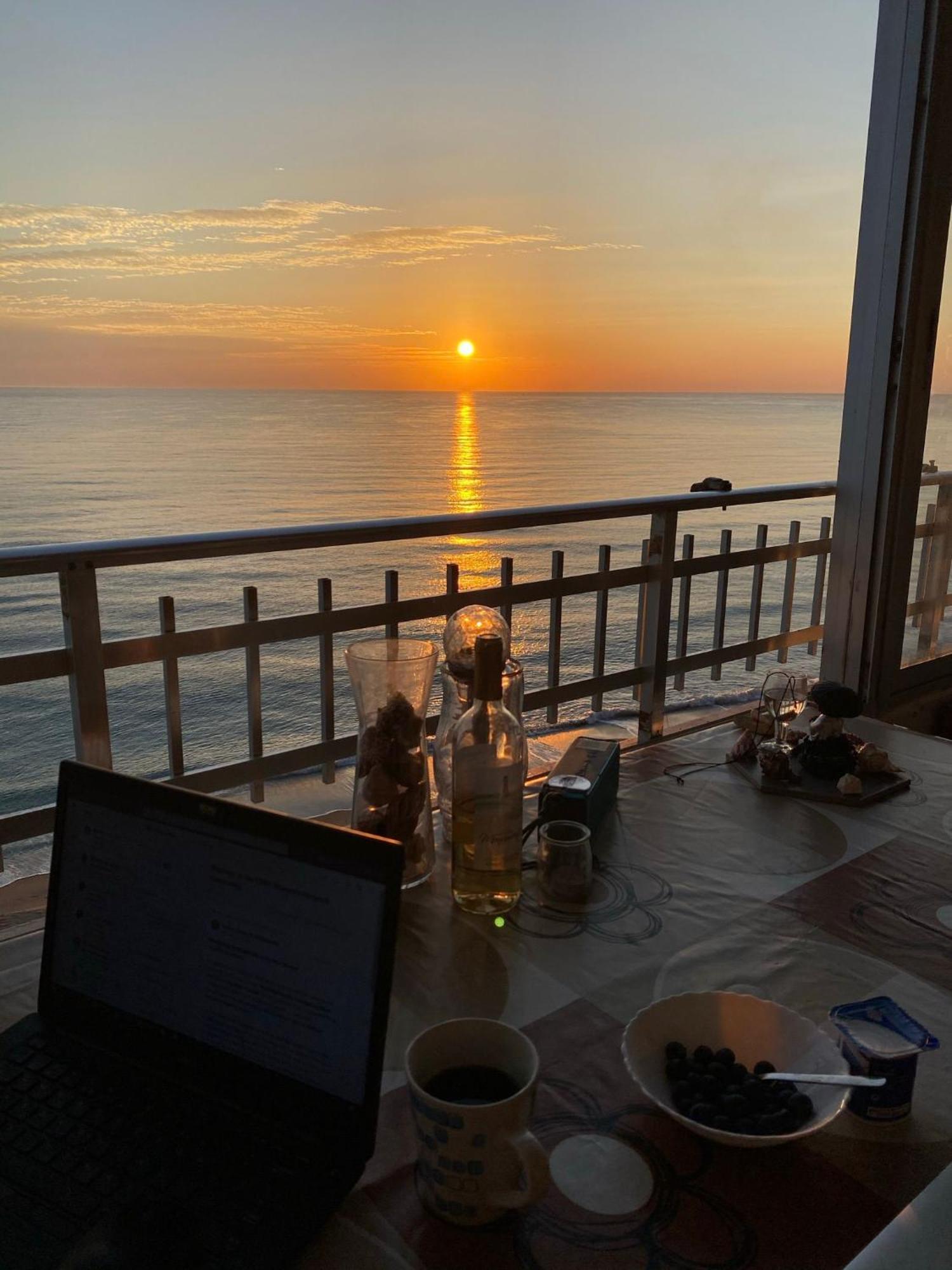 Sunset Room At Front Beach - Habitacion En La Playa Piso Privado Tavernes de Valldigna Dış mekan fotoğraf